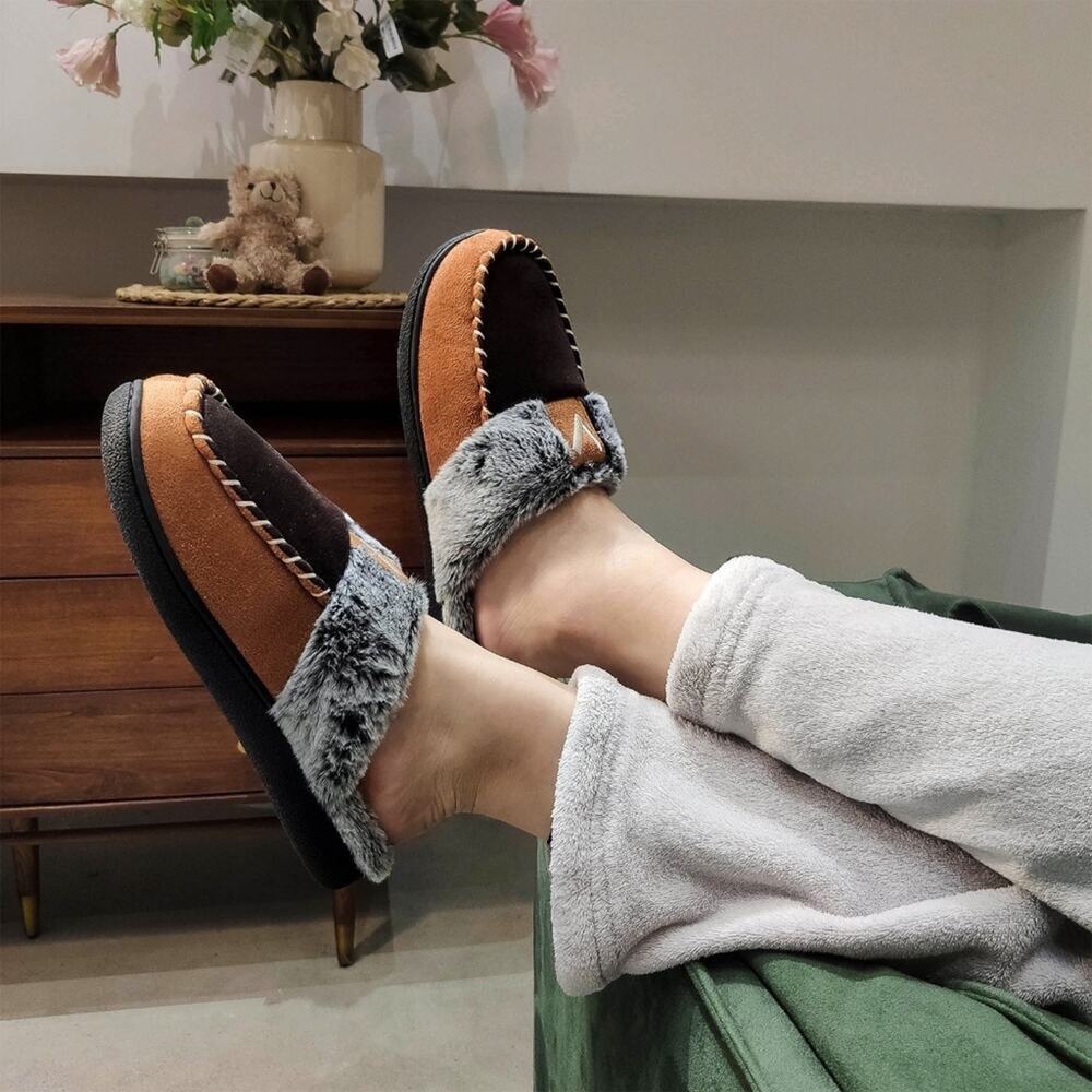 [H157] VONMAY Comfy Fuzzy House Memory Slipper Fo… - image 1